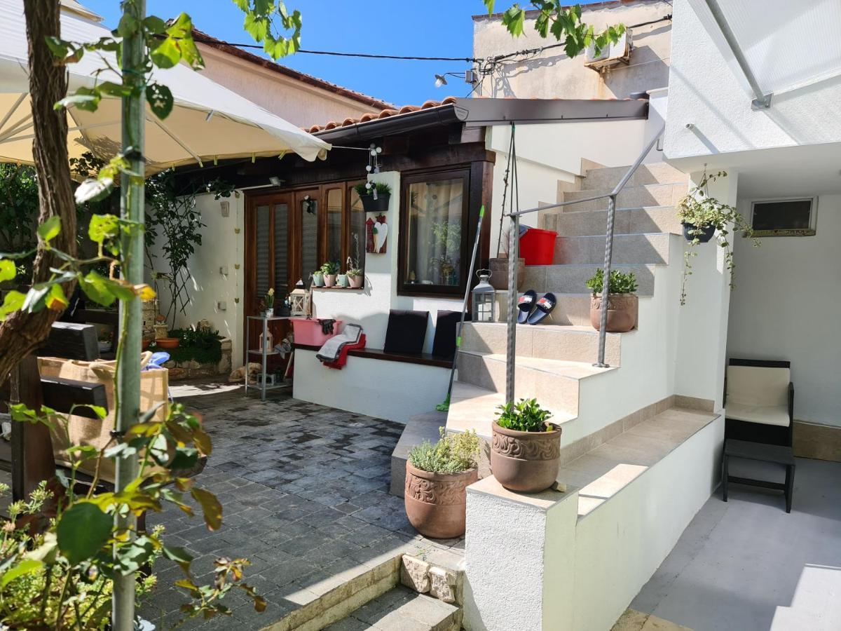 Apartments By The Sea Veli Losinj, Losinj - 19196 מראה חיצוני תמונה